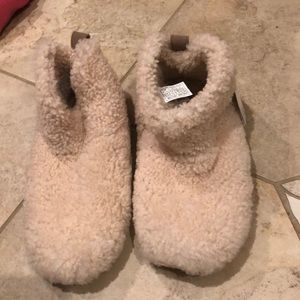 slippers